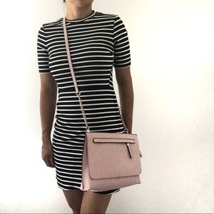 NWOT 🌸 Women’s Pink Crossbody Purse 🌸